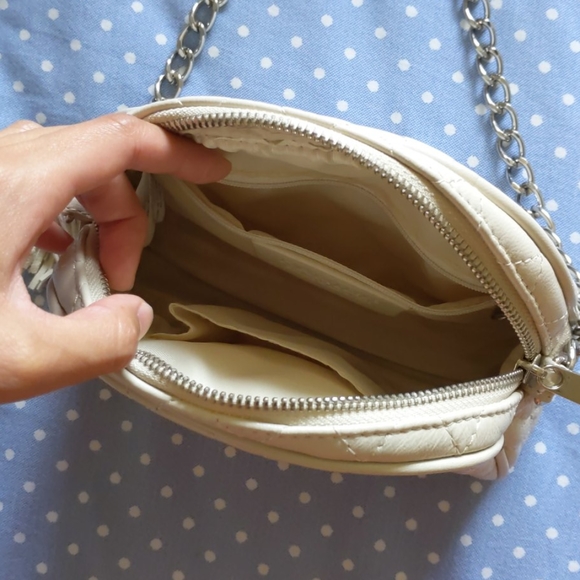 Danier leather purse - Picture 2 of 4